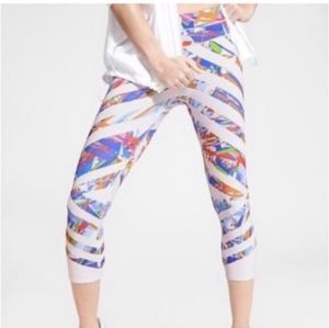 Athleta Kaleidoscope Sonar Capri Leggings